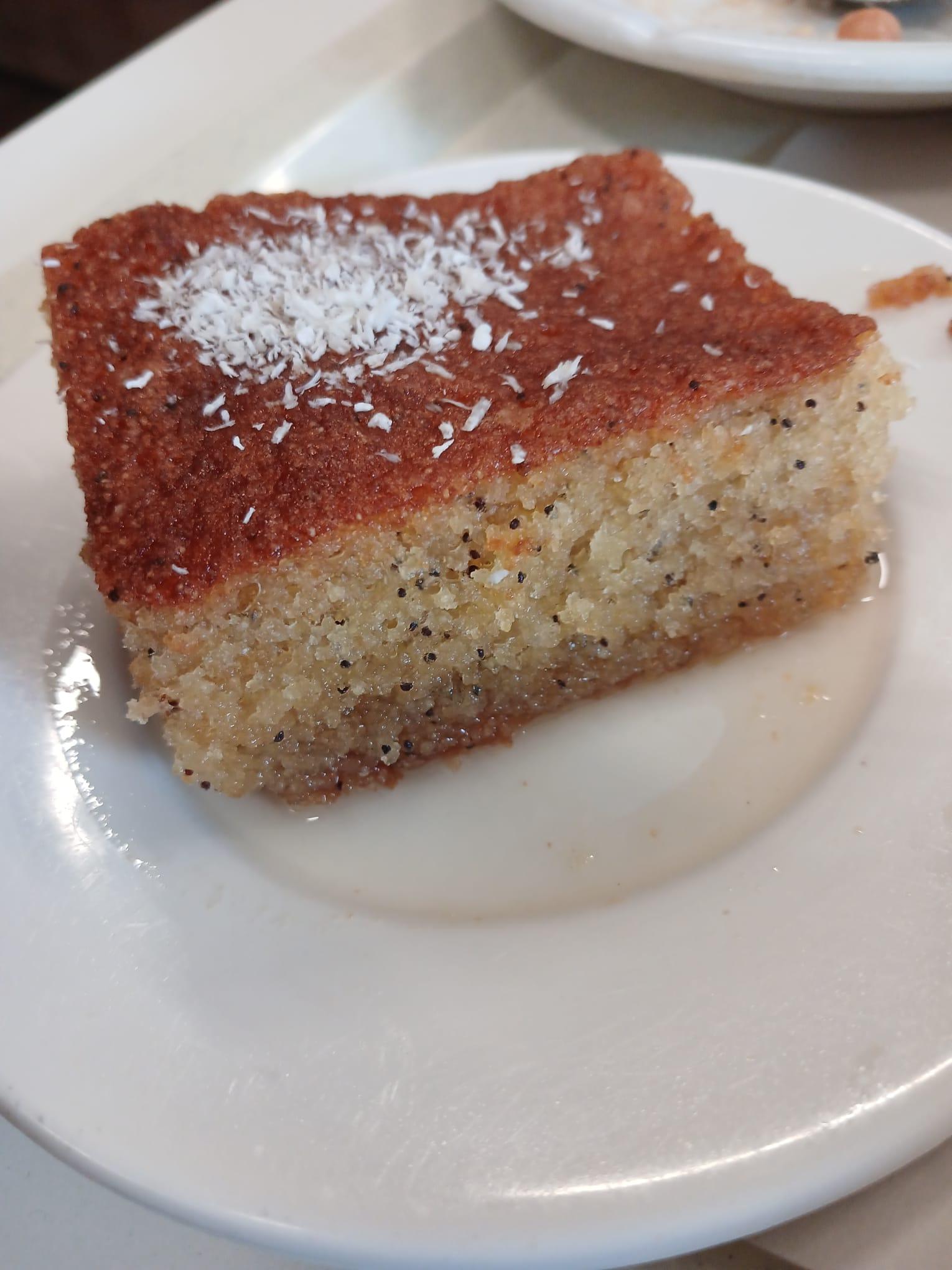 Tam Ölçülü Revani Tarifi: Yumuşacık ve Şerbeti Tam Çeken Lezzet